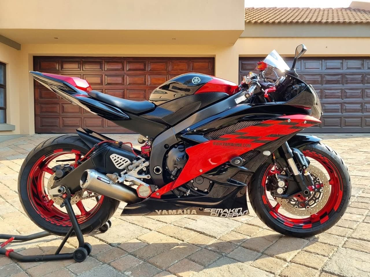 2012 Yamaha R1
