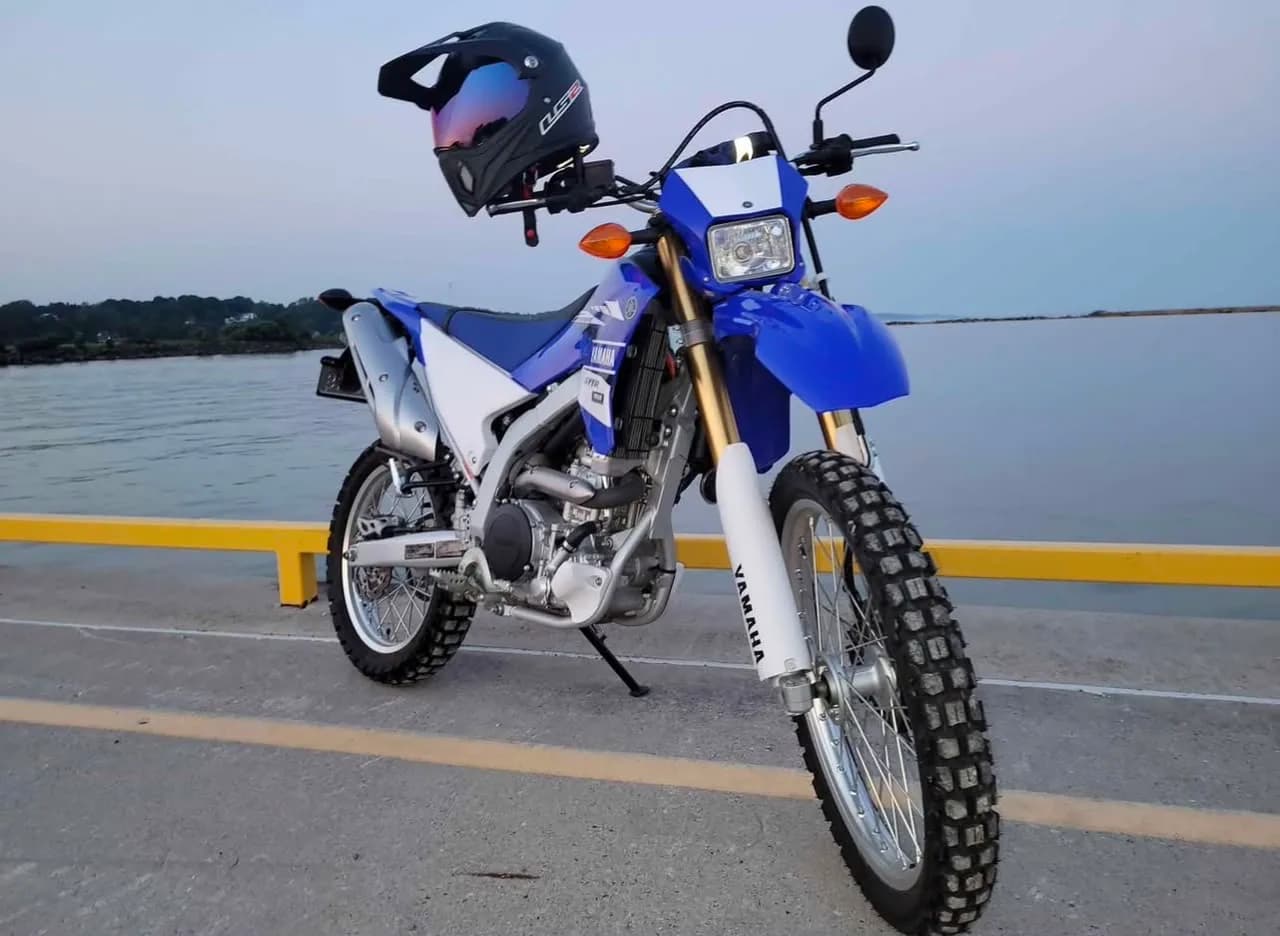2017 Yamaha WR in blue and white parked at the waterfront